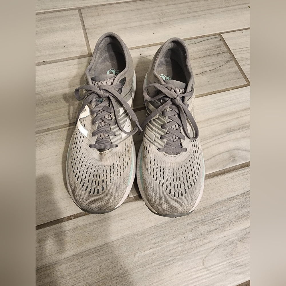 New Balance 860 v10 10.5 wmns